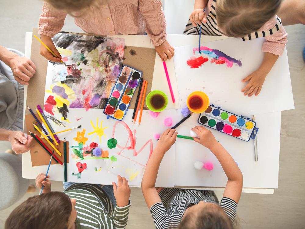 kids painting