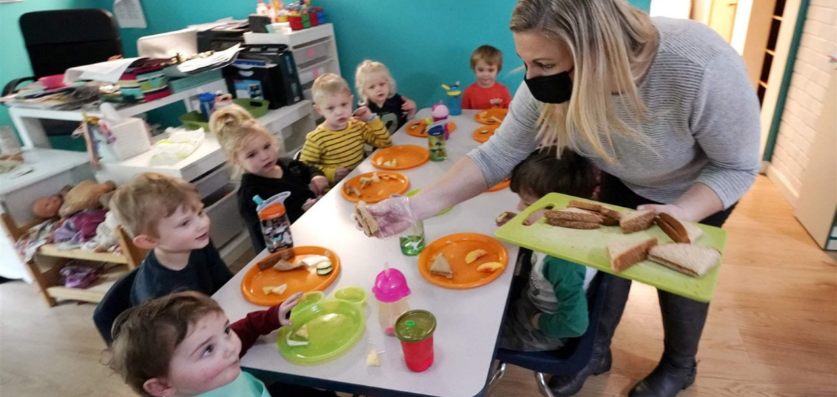Children eating lunch at day care