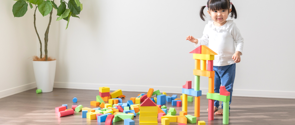 child playing with blocks